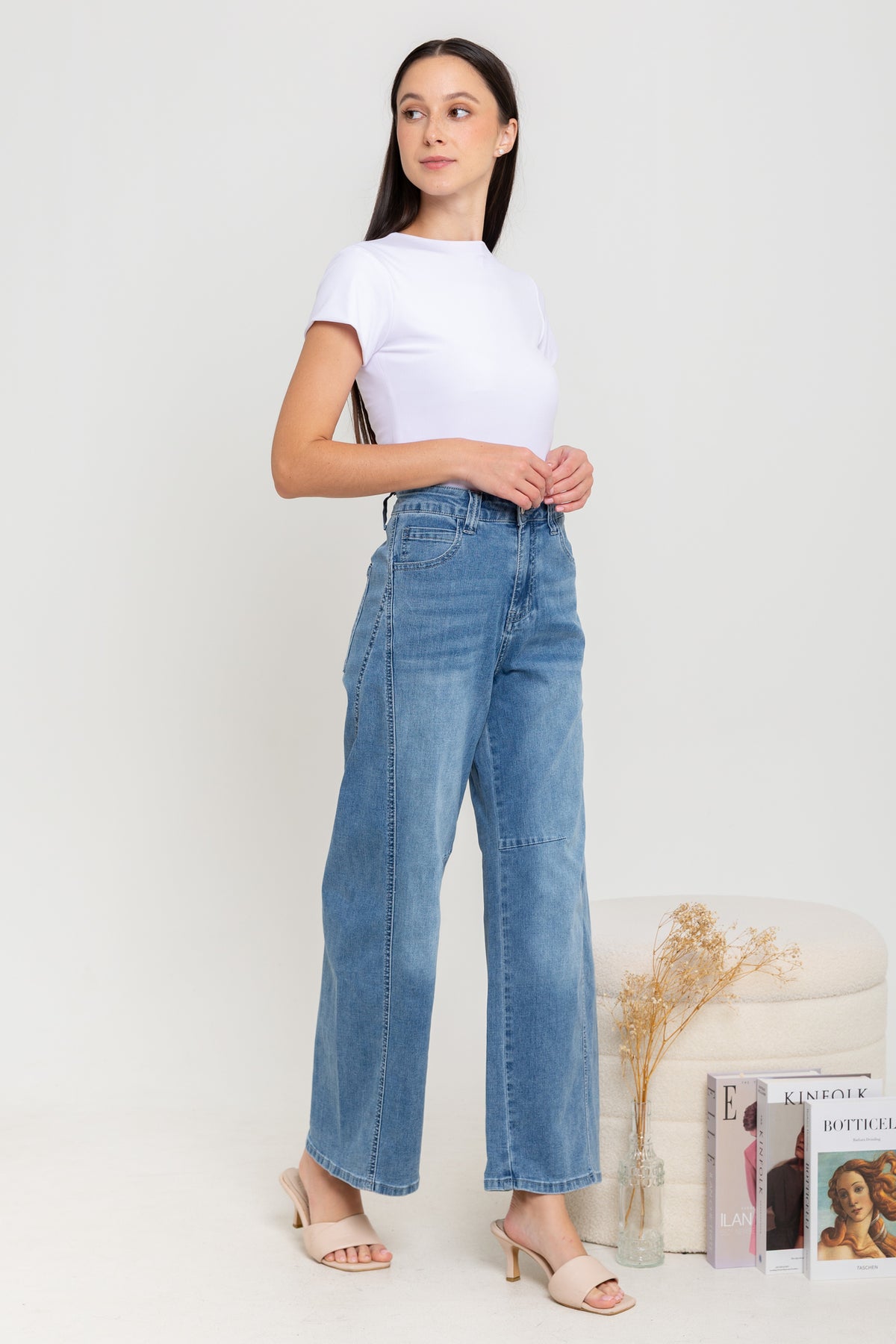 Wide Leg Light Blue Jeans s426