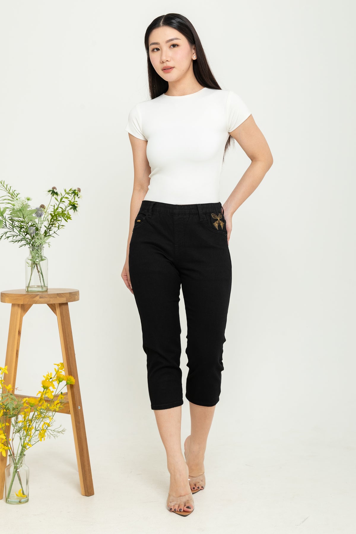 Capri Black Jeans s388