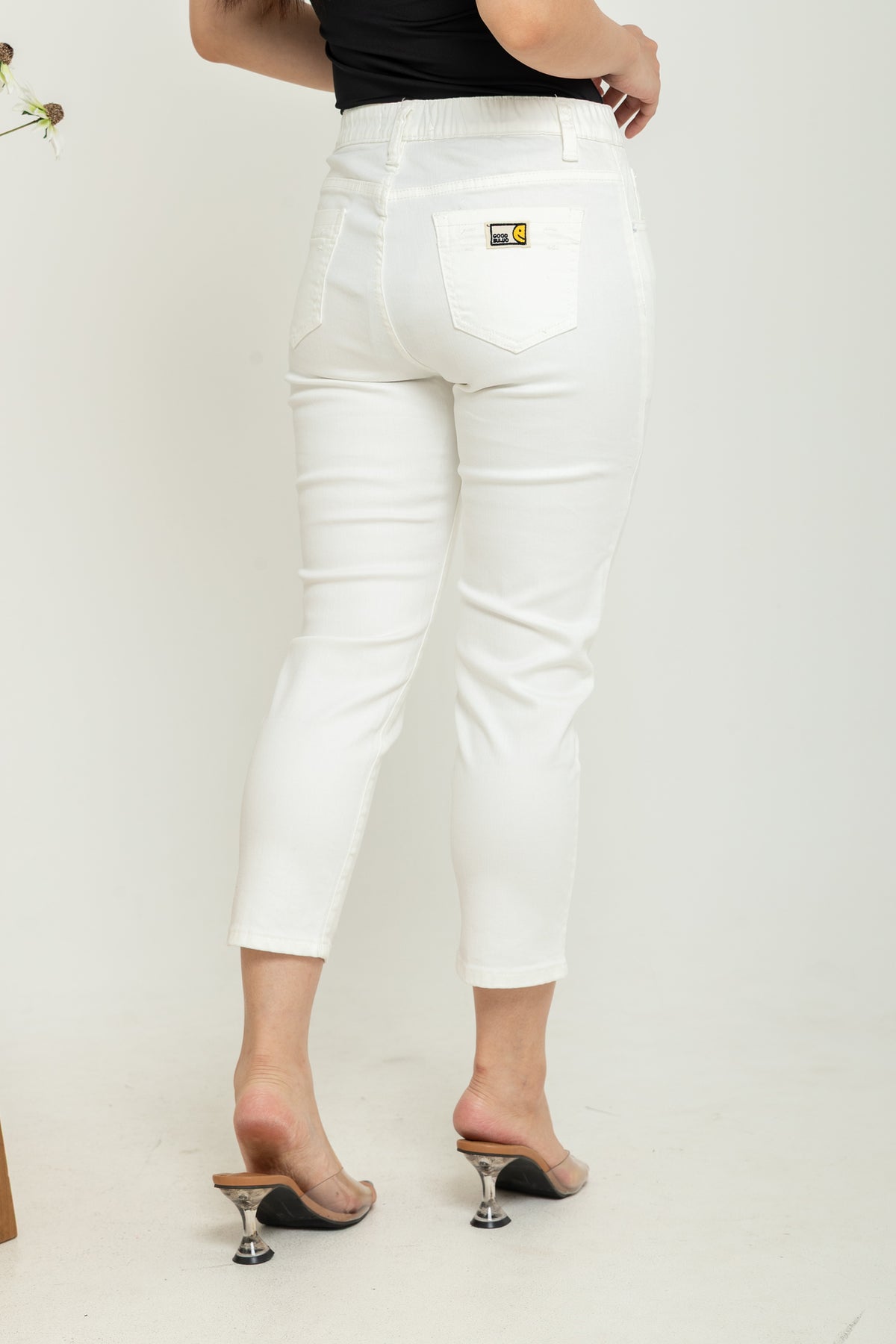 Capri White Jeans s373