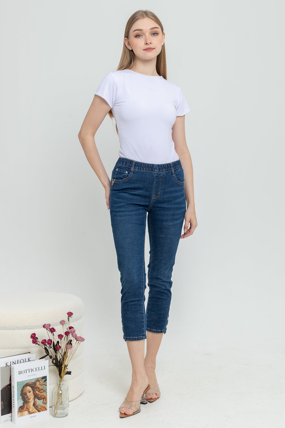 Cropped Dark Blue Jeans s397