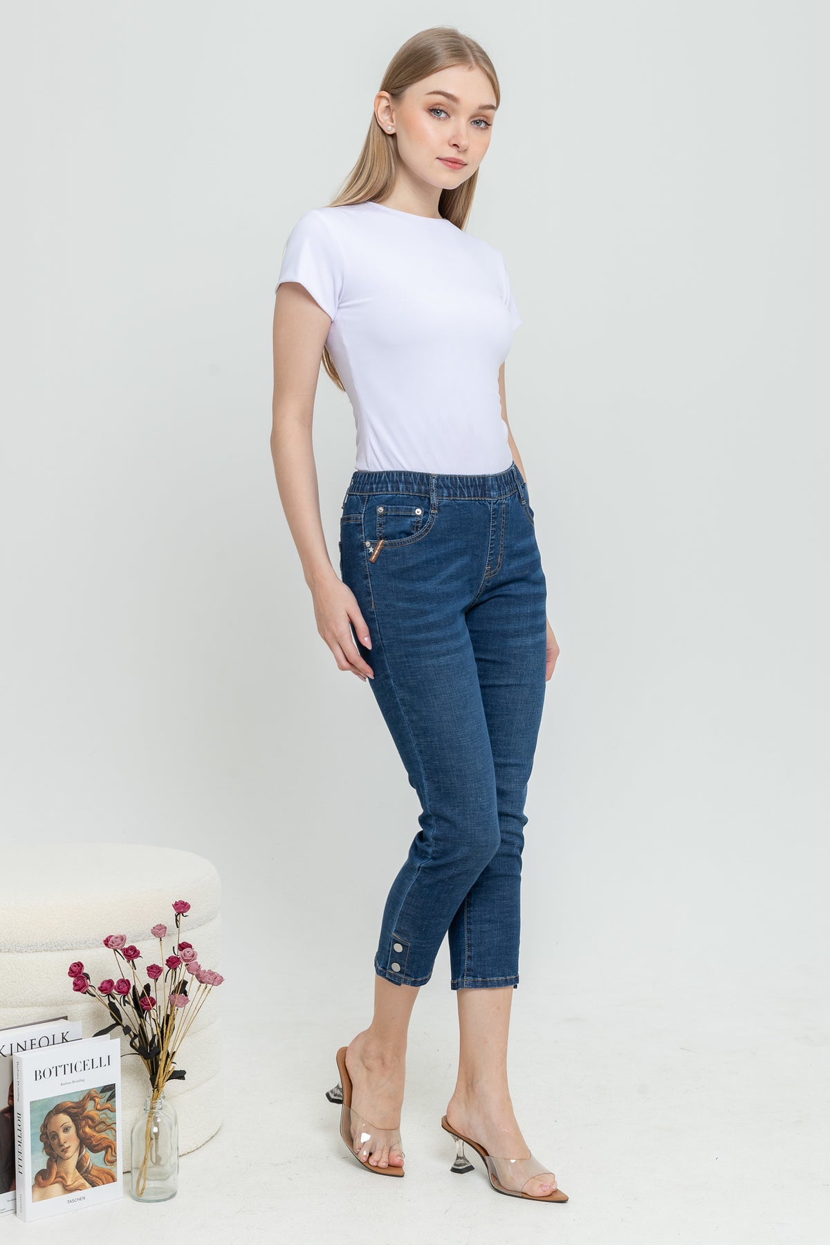 Cropped Dark Blue Jeans s397
