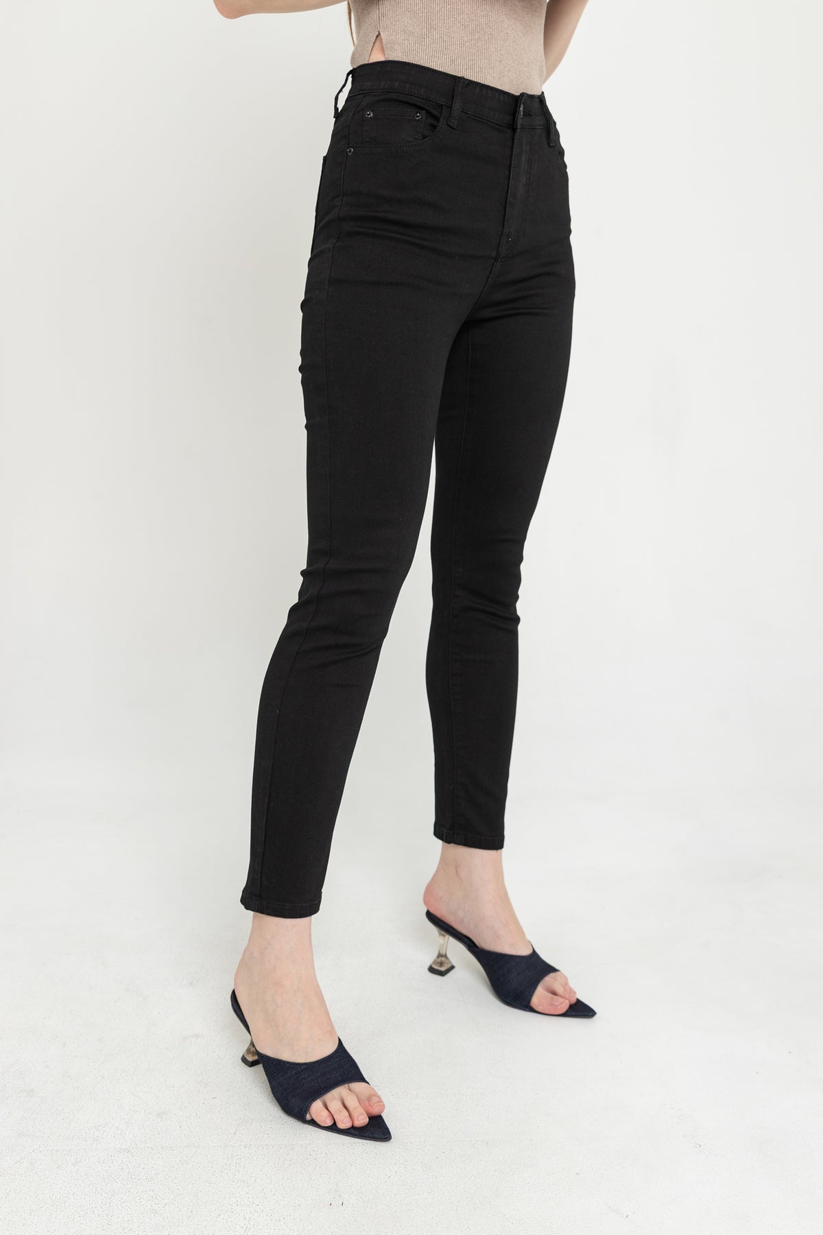 Slim Black Jeans s440