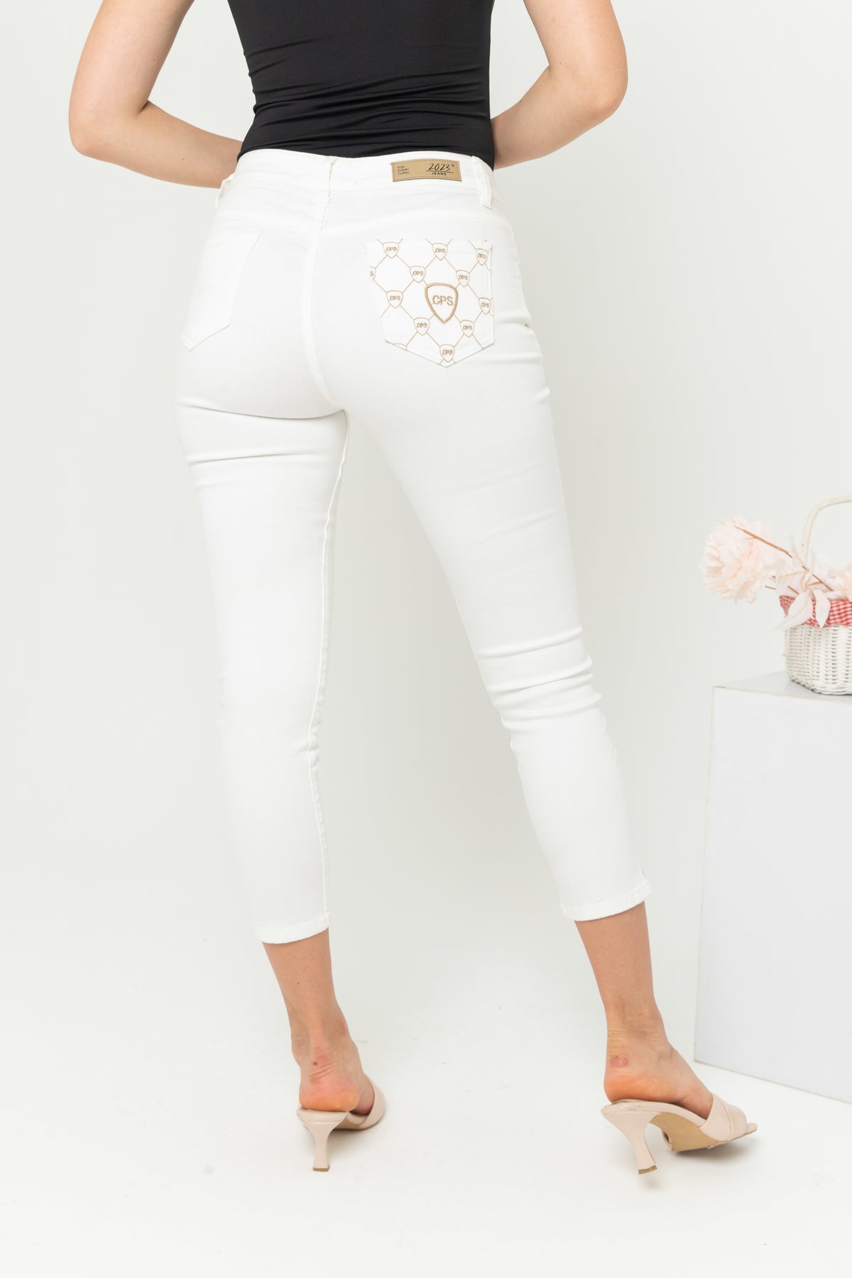 Capri White Jeans s350