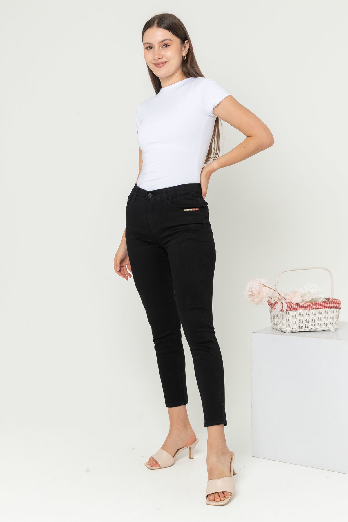 Slim Black Jeans s343