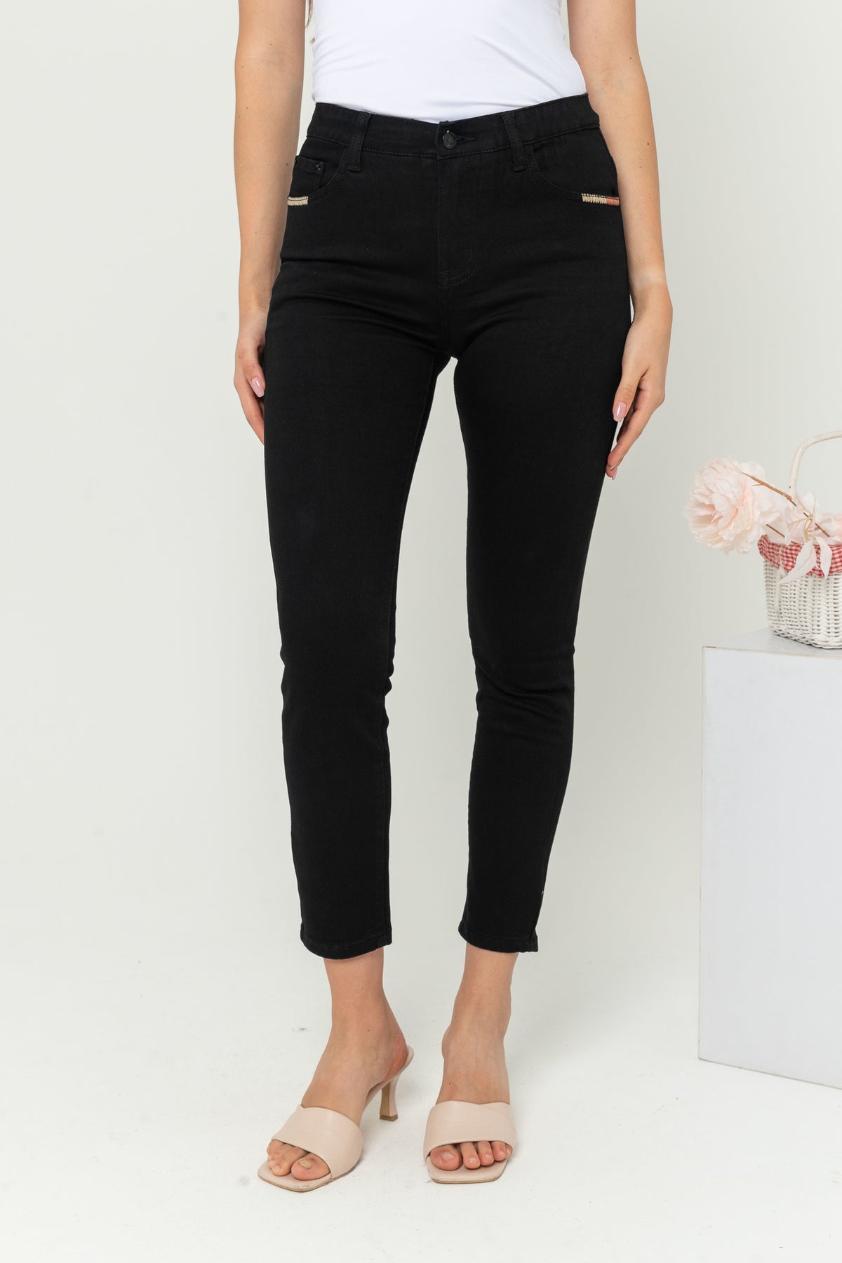 Slim Black Jeans s343