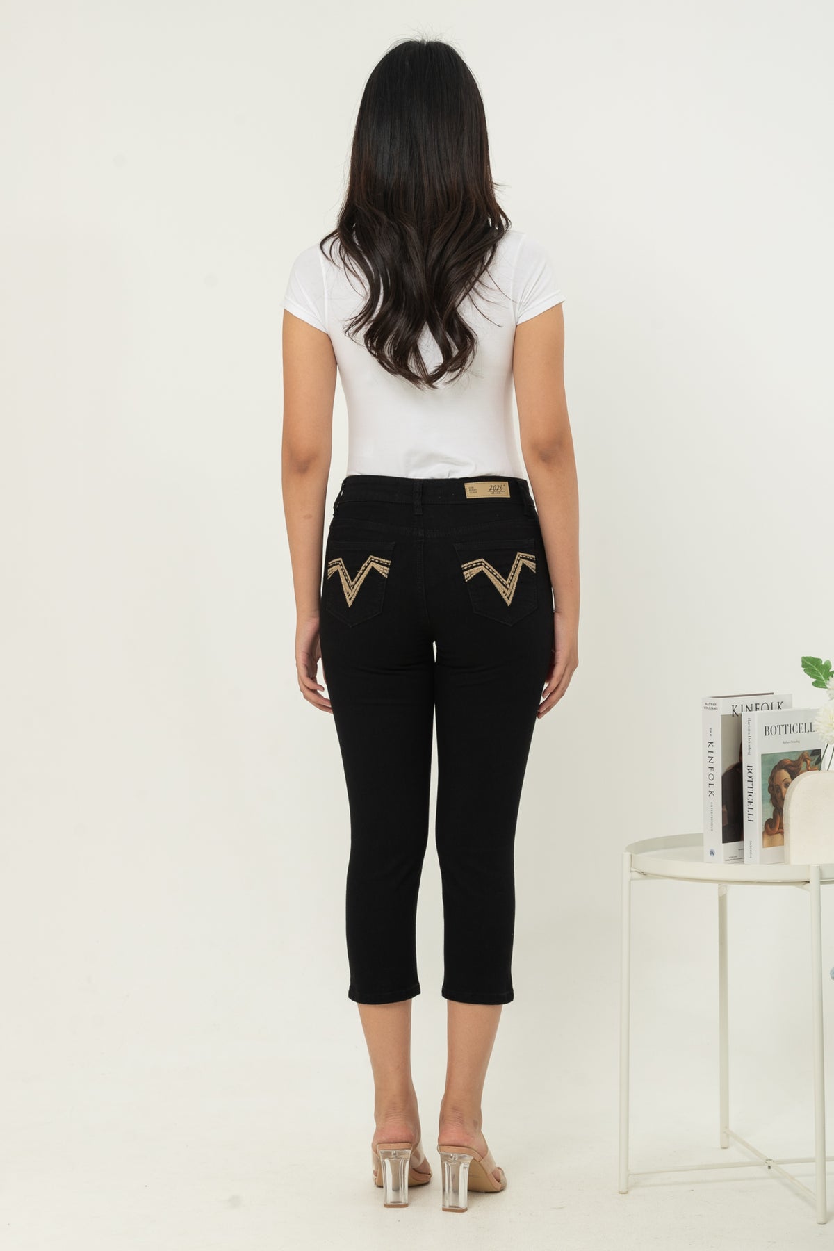Capri Black Jeans c091