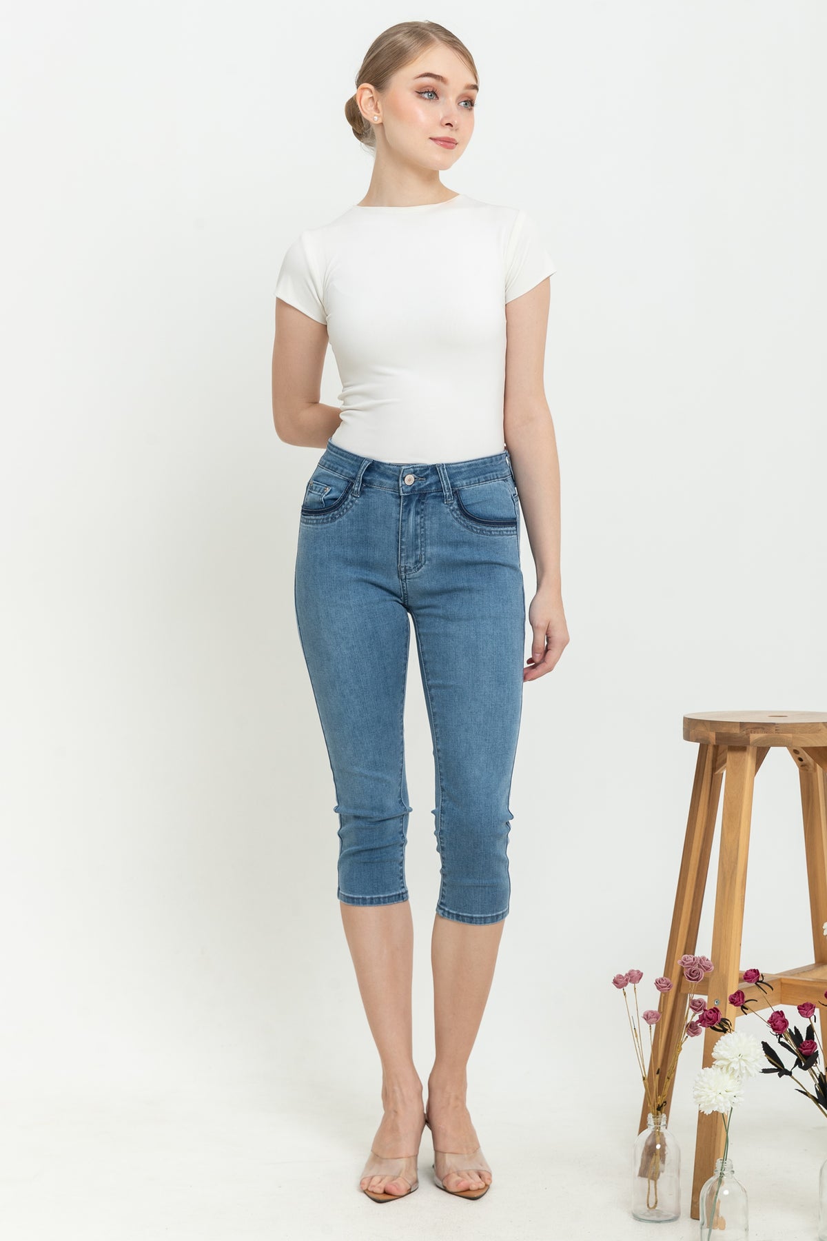 Capri Light Blue Jeans s382