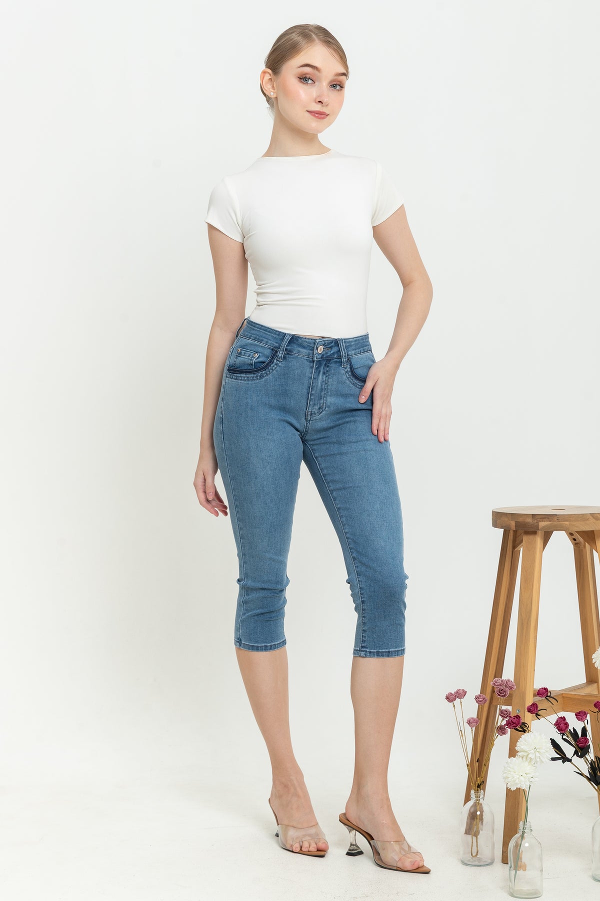 Capri Light Blue Jeans s382