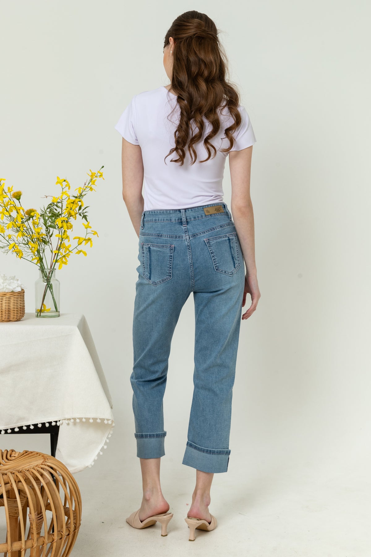 Cropped Light Blue Jeans s415