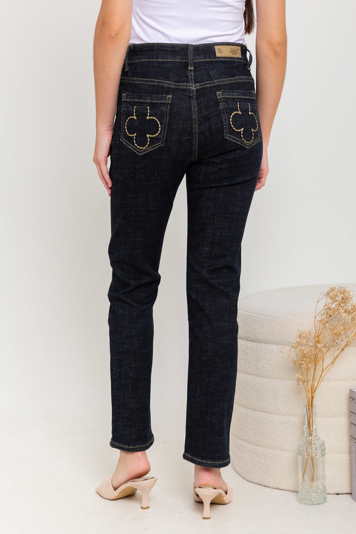 Slim Black Jeans c132
