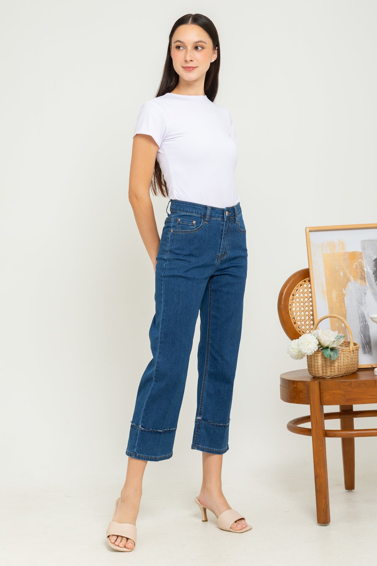 Cropped Dark Blue Jeans c125