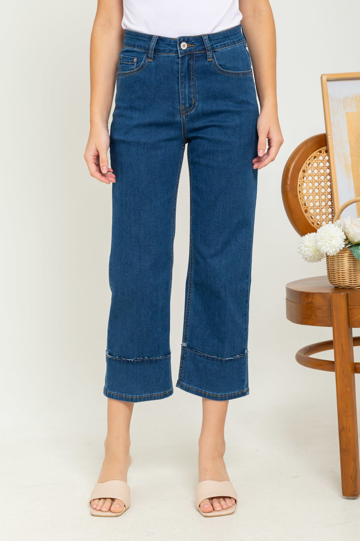 Cropped Dark Blue Jeans c125