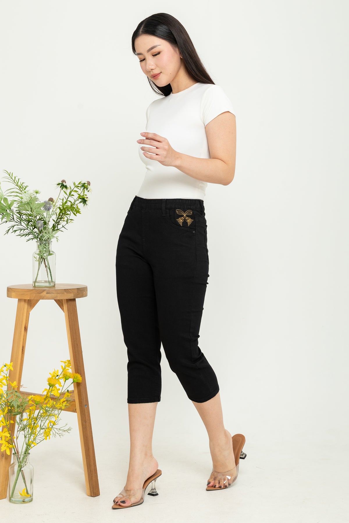 Capri Black Jeans s388