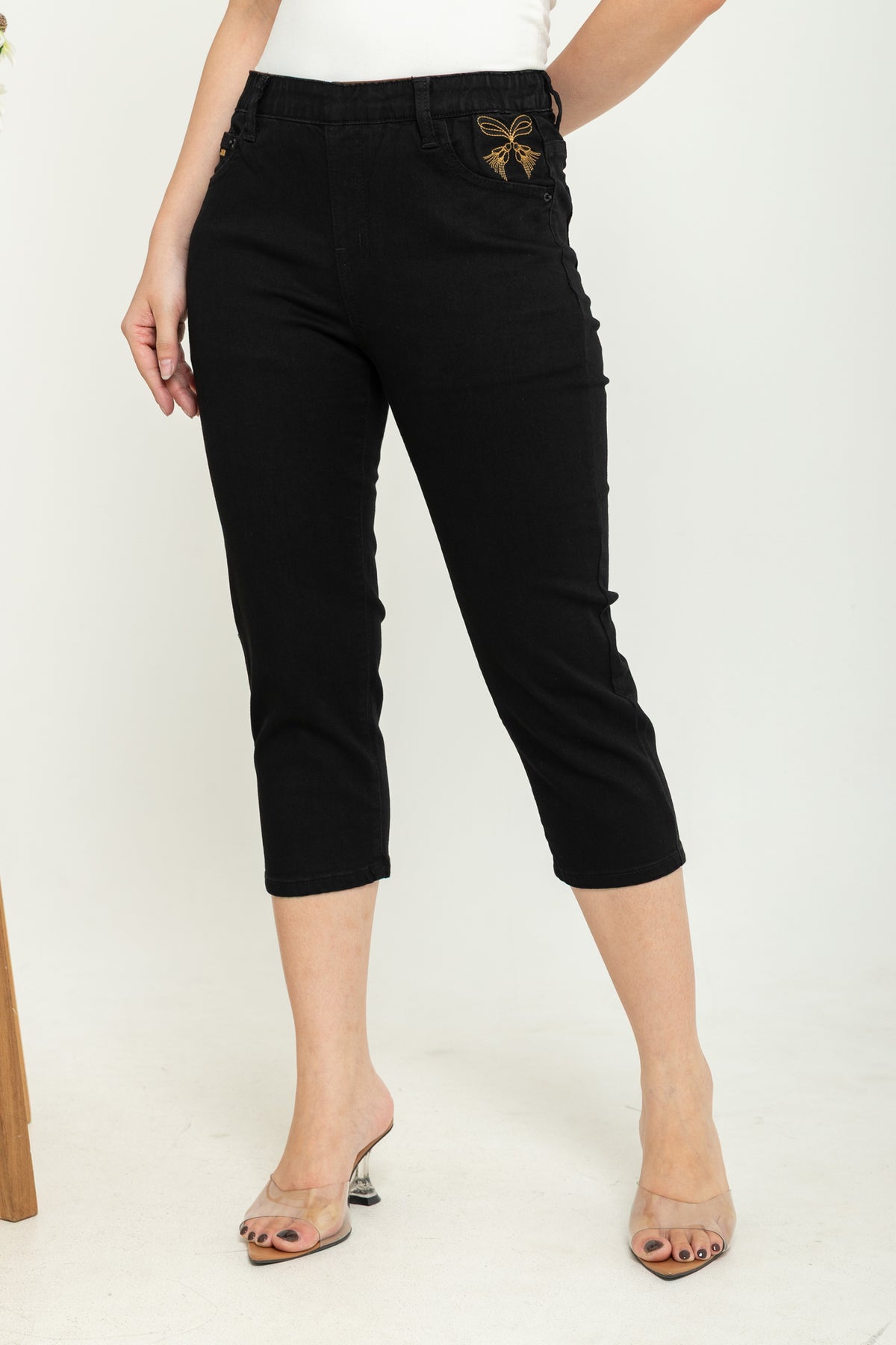 Capri Black Jeans s388