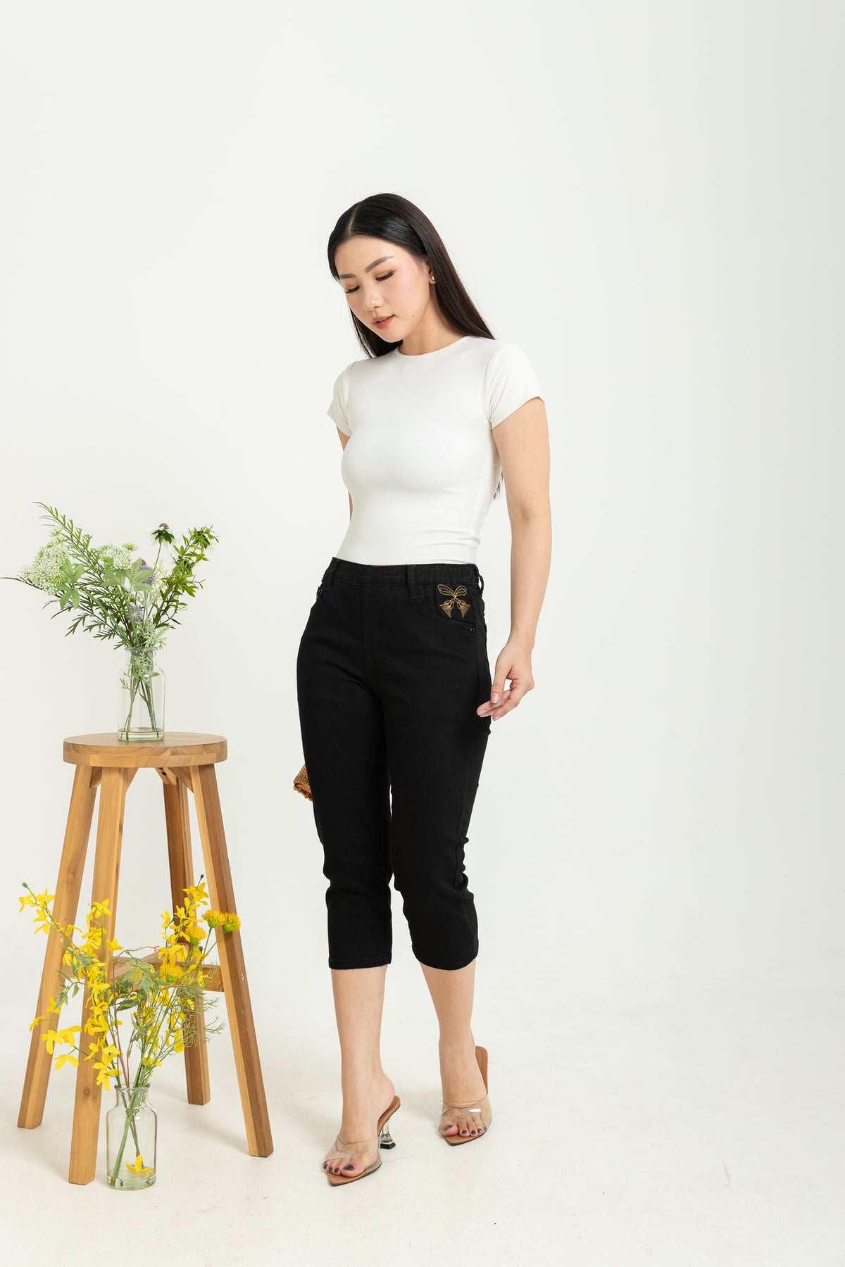 Capri Black Jeans s388