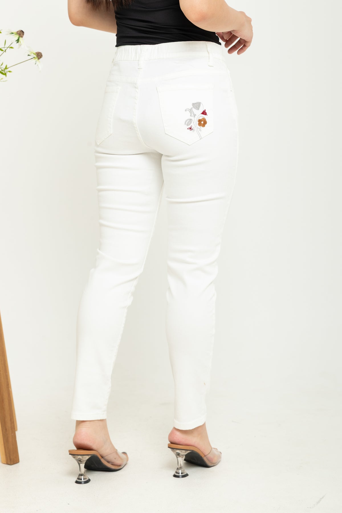Slim White Jeans s377