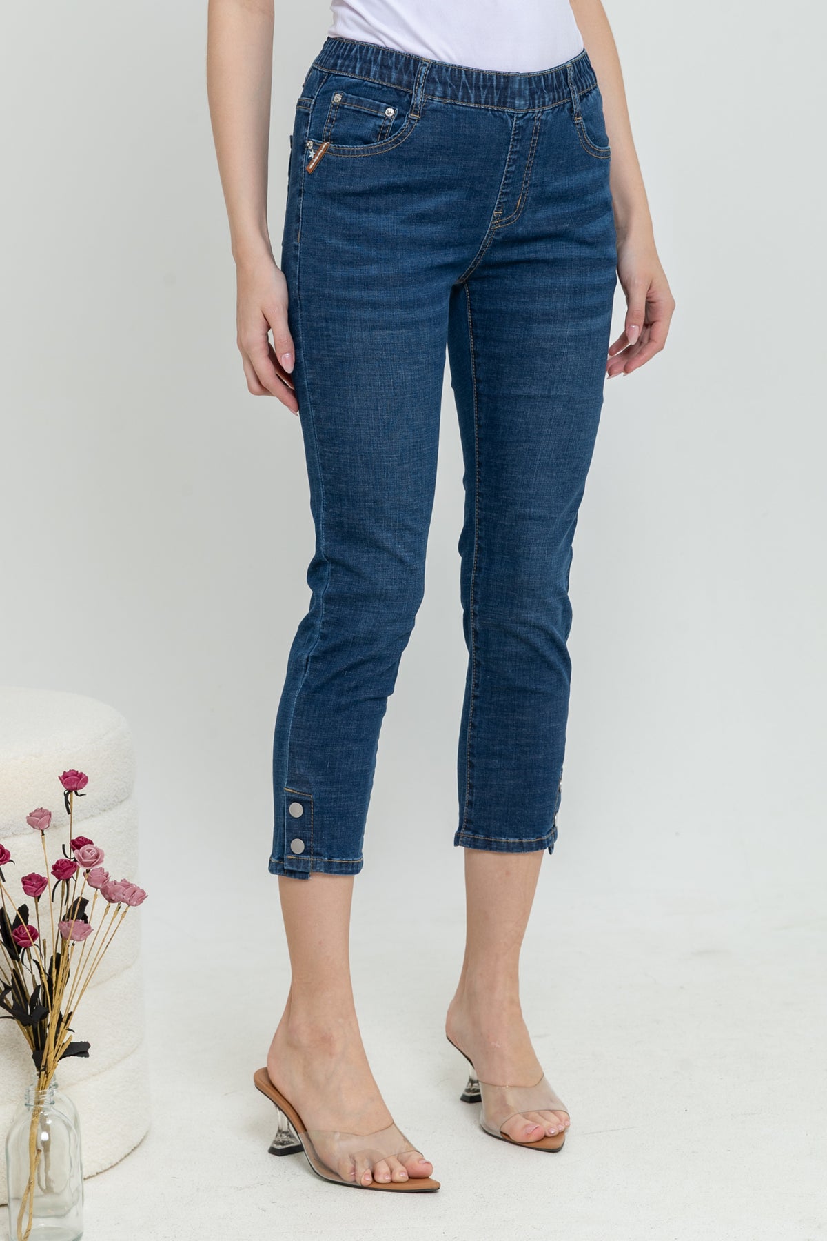Cropped Dark Blue Jeans s397