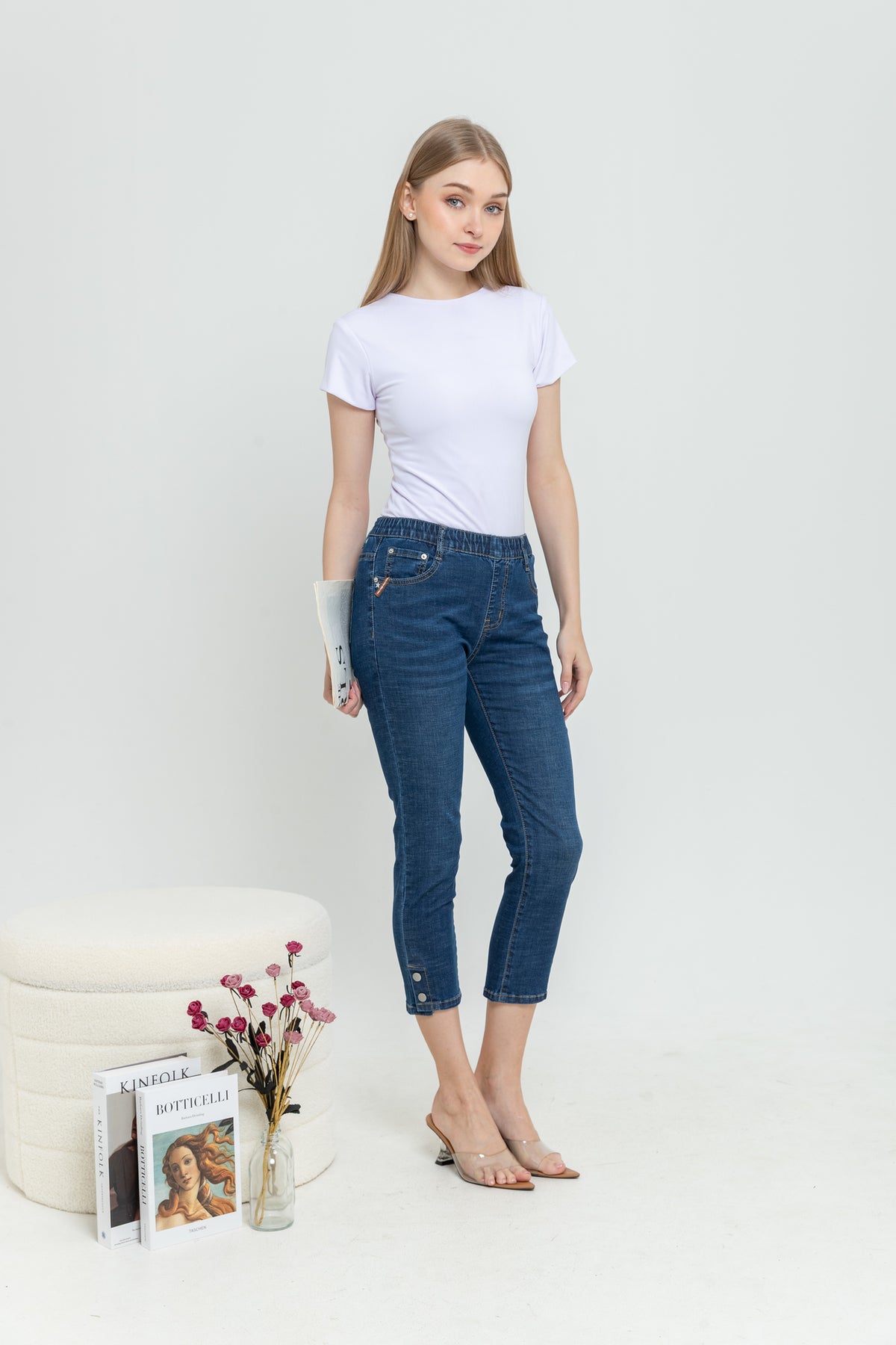 Cropped Dark Blue Jeans s397