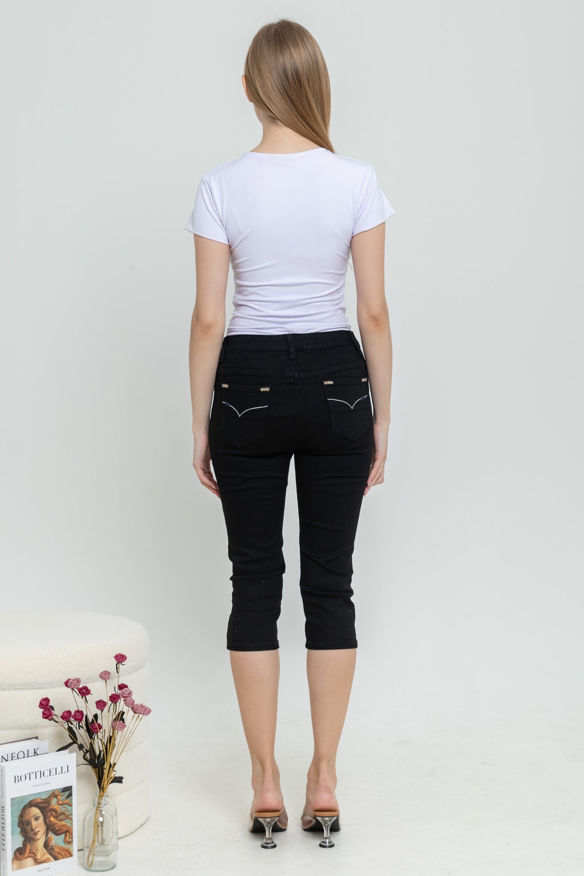 Capri Black Jeans s396