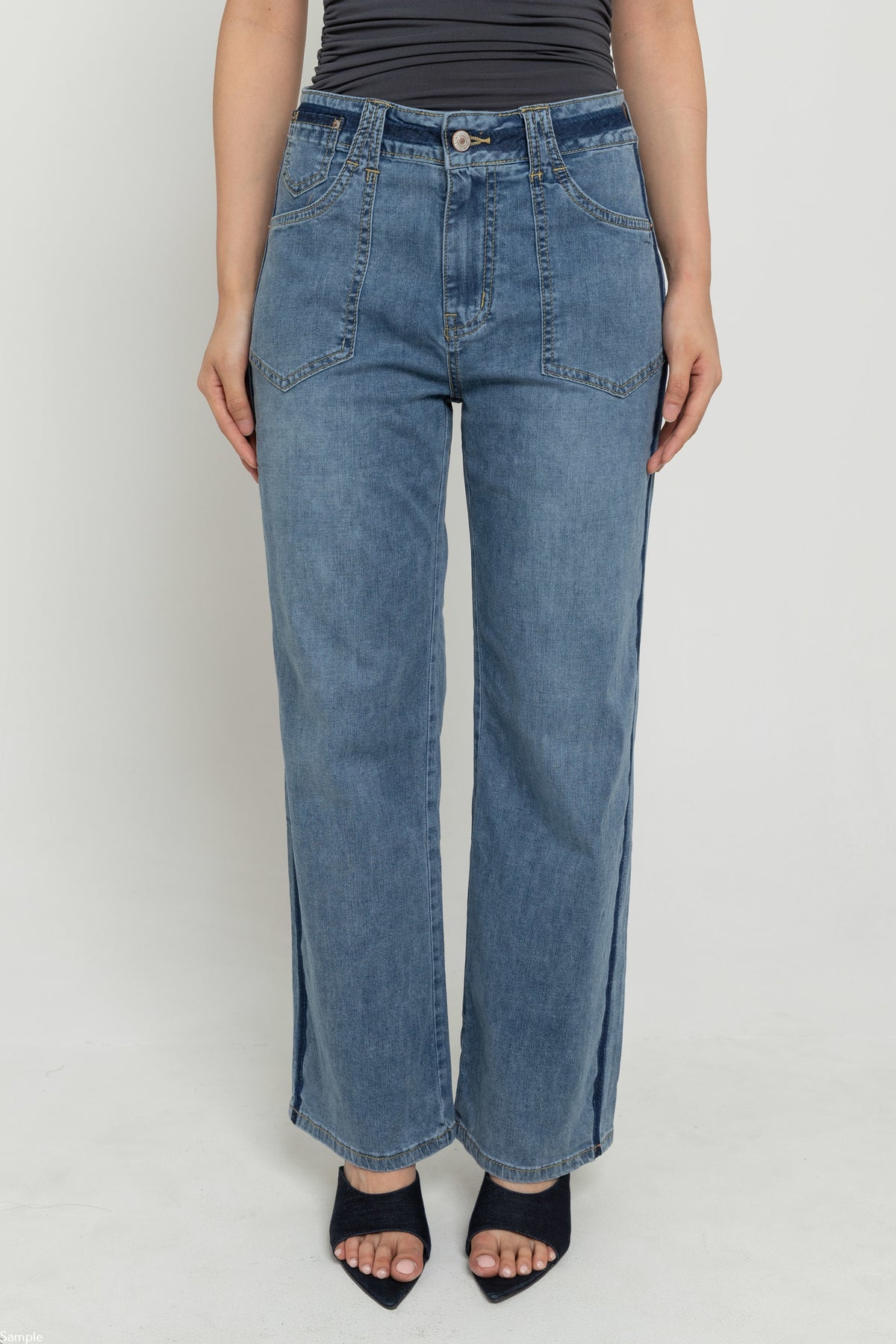 Straight Light Blue Jeans c192