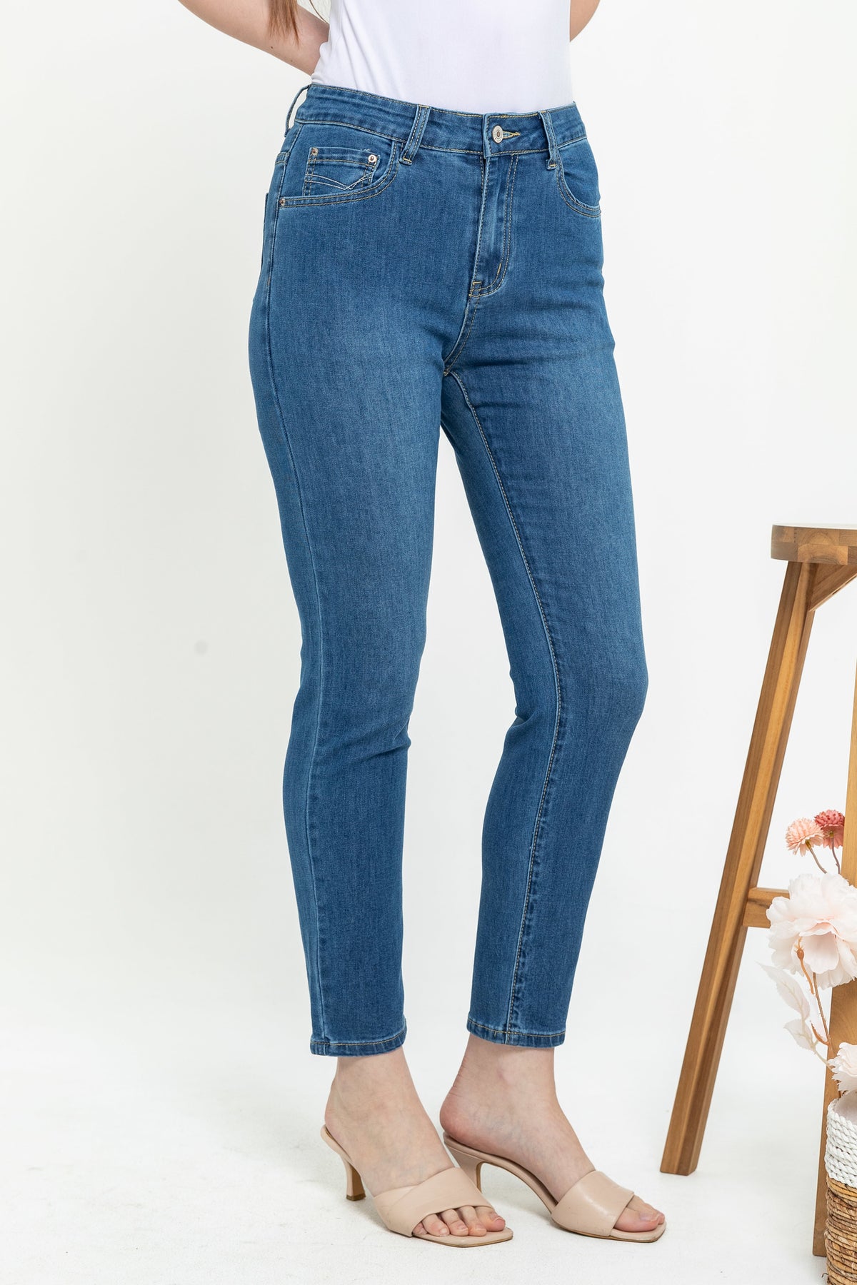 Slim Dark Blue Jeans s447