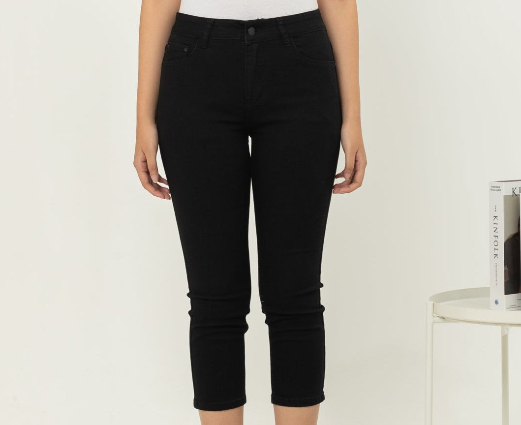 Capri Black Jeans c091