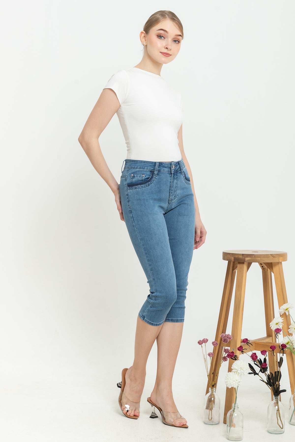 Capri Light Blue Jeans s382