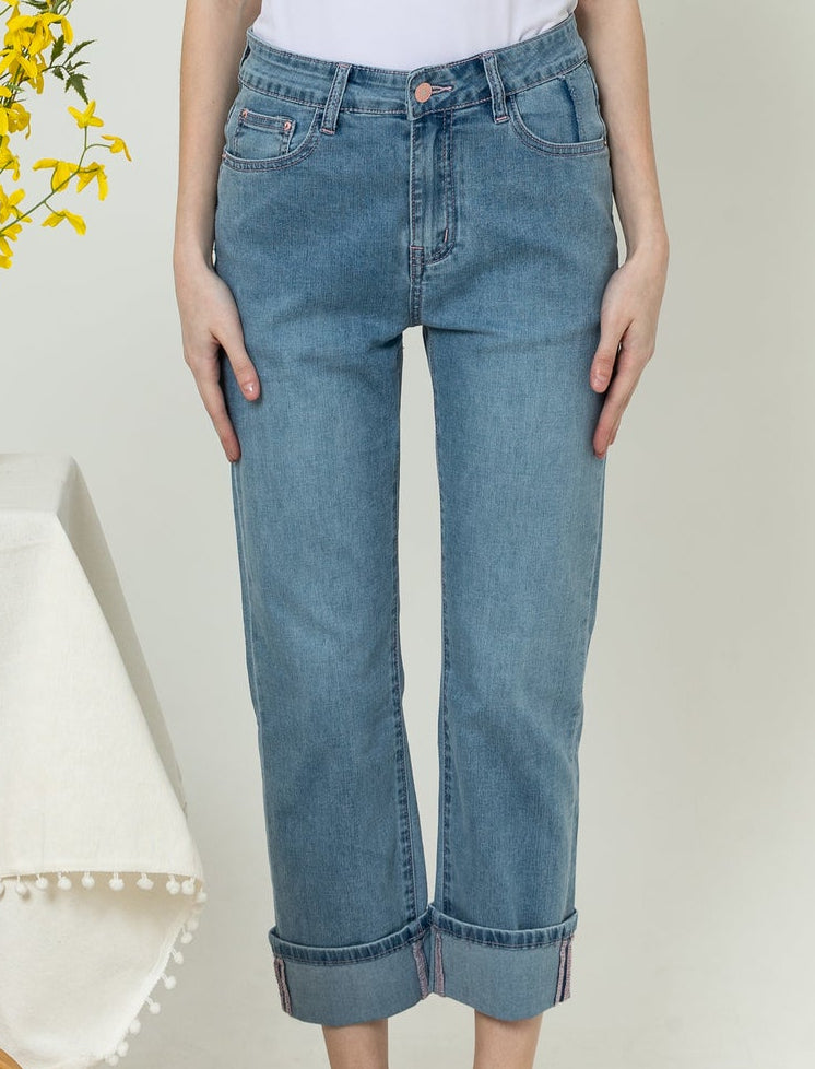 Cropped Light Blue Jeans s415