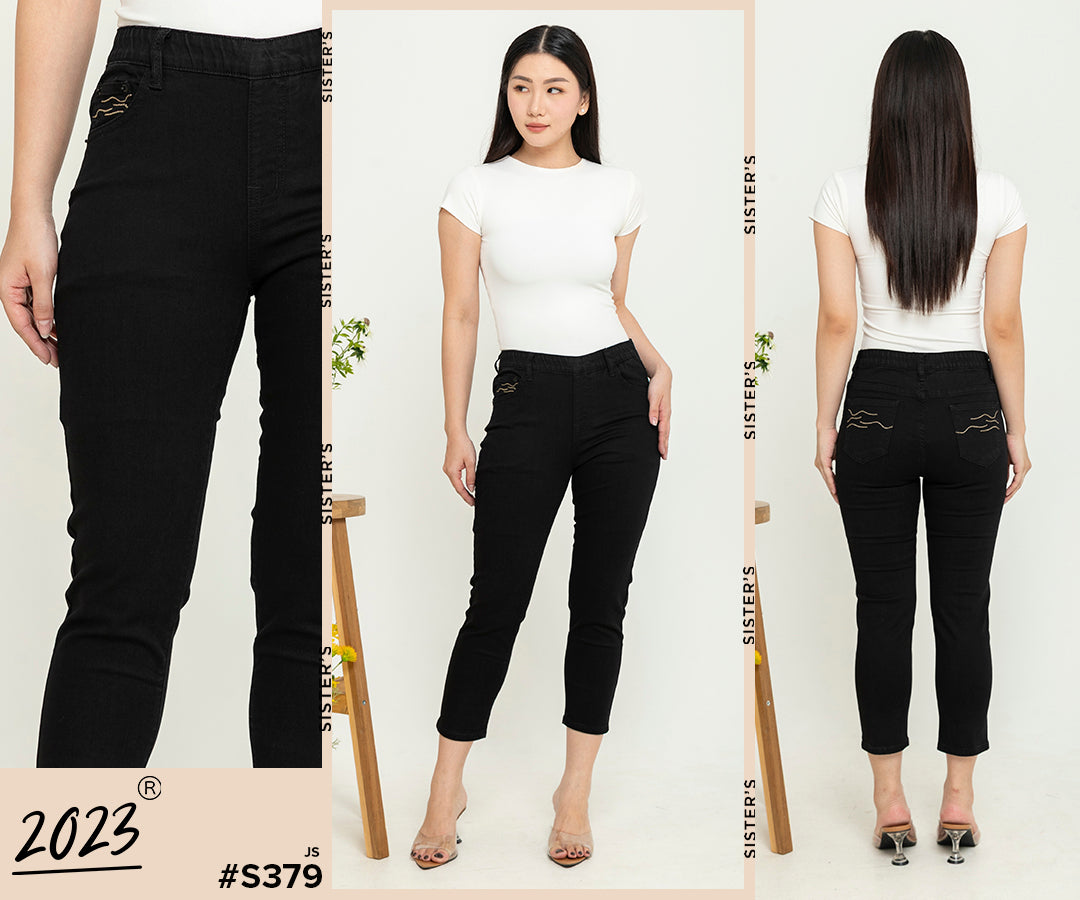 Cropped Black Jeans s379